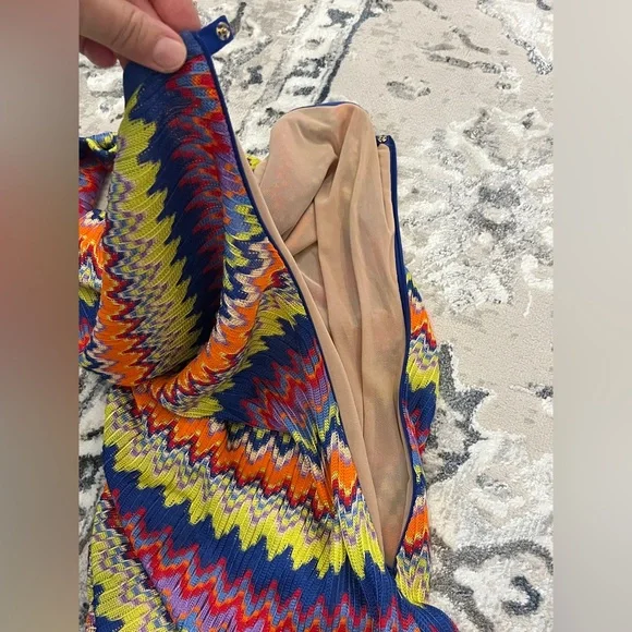 Alexis Devon One-Shoulder Chevron Knit Mini Dress size Small - Picture 14 of 14